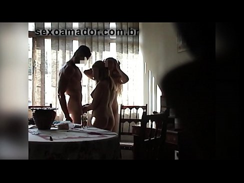 ❤️ Sexvänner bjuder in en gigantisk man och en trekant med honom ❤ Just porr at sv.pornoklinge.ru ❌️❤